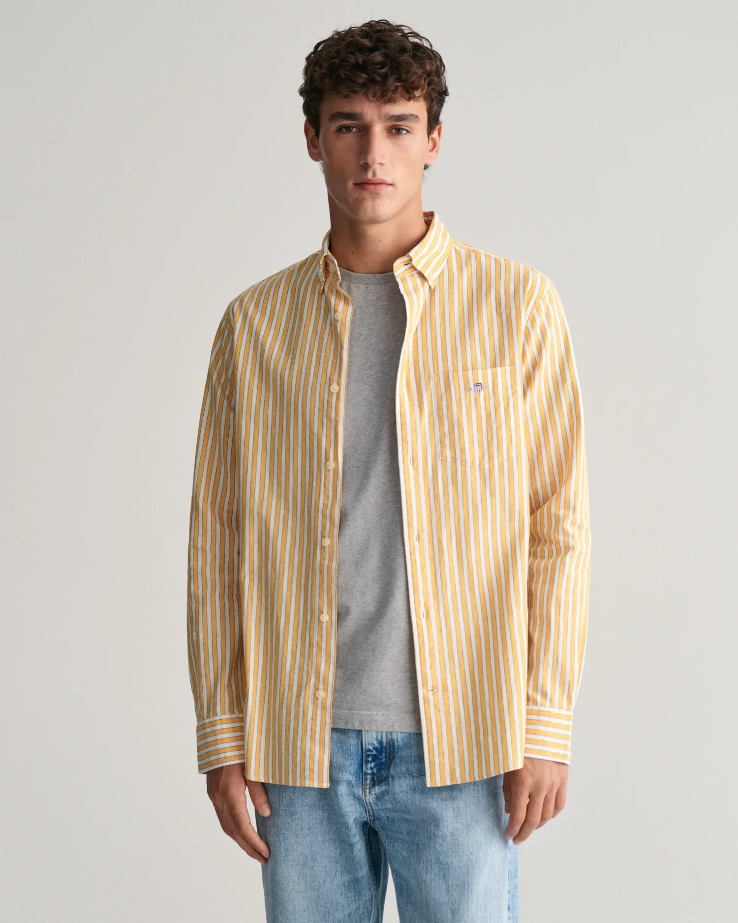 Camisa Regular Fit de lino y algodón a rayas