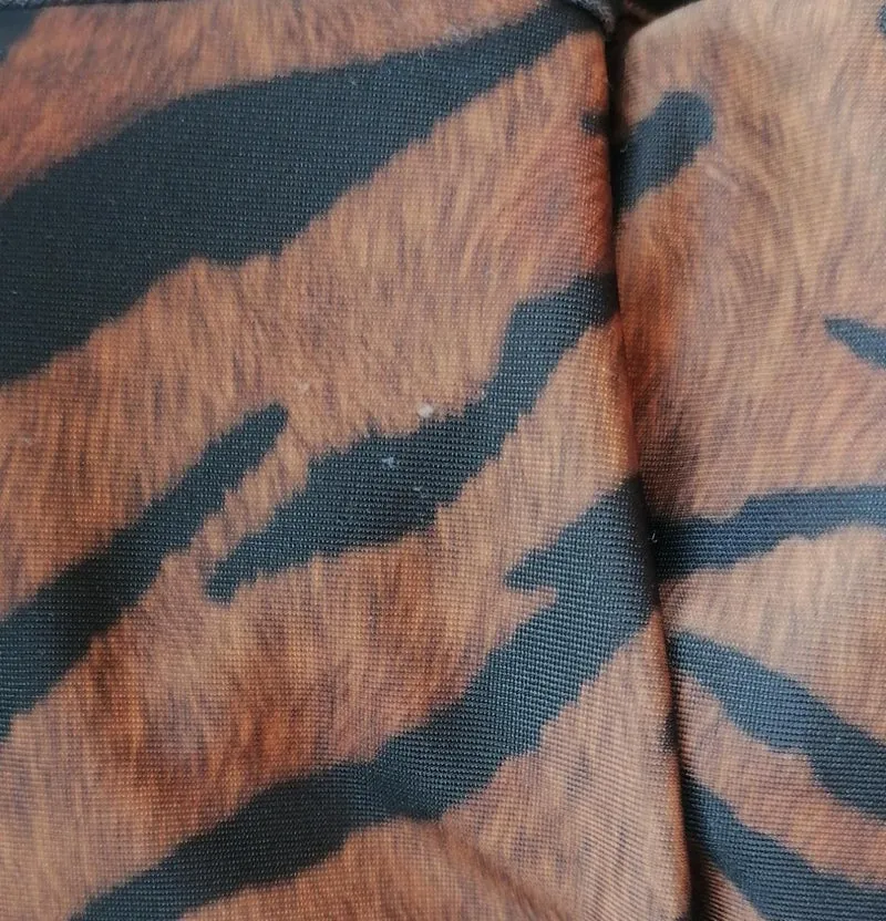 CATALINA DE ARAGON Polera Animal Print