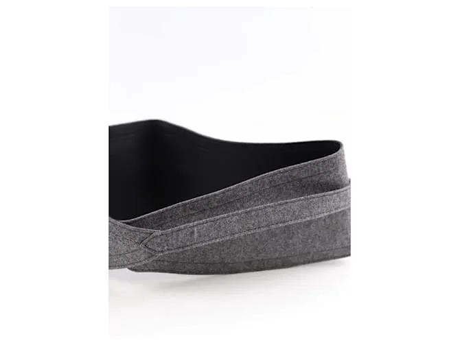 Saint Laurent Cinturón de cuero Gris 